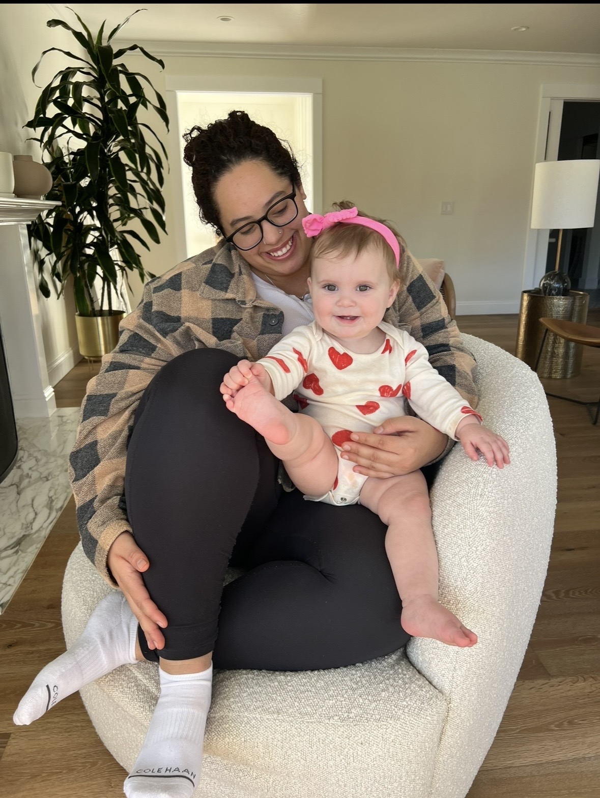 Jaeda portrait with Aira